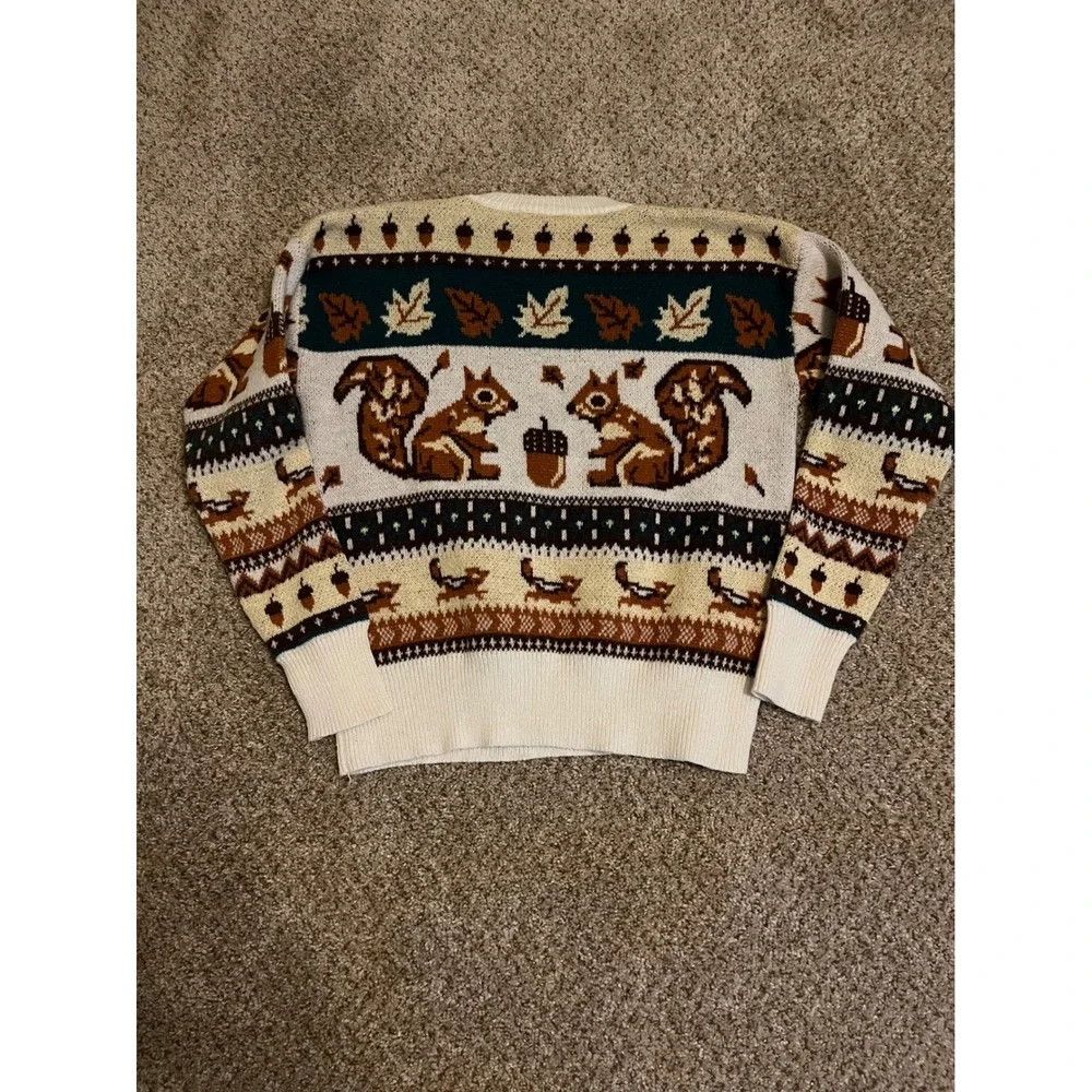 Women's Knit Sweater Large Cream Squirrel Acorn Fair Isle Nature Animal Print